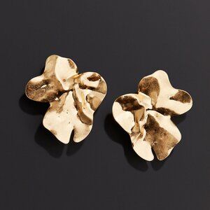 Petal-shaped Earrings